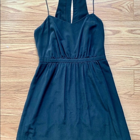 Little black dress! - Picture 3 of 5